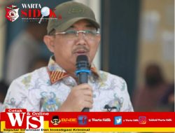 Bupati Tanjab Barat Drs H Anwar Sadat M Ag Buka Secara Resmi Perlombaan Panjat Pinang